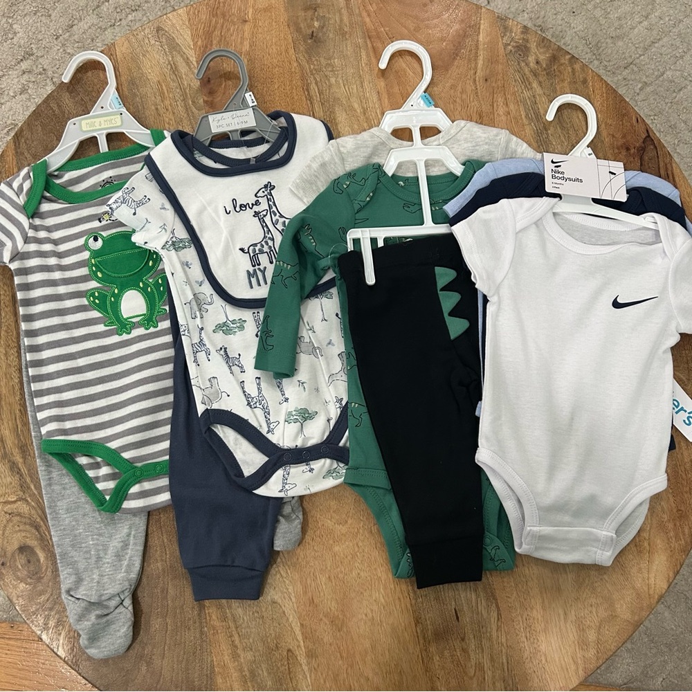 4 brand new outfits baby boy 6 month Nike carter's 11pc lot